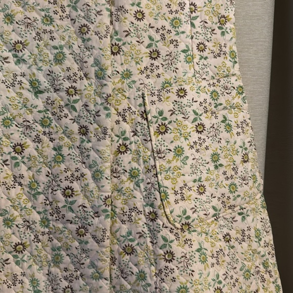 1960s Vintage Raymodes Floral, Quilted Robe House Coat Dress - so cute! - Picture 5 of 8
